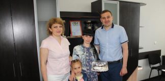 Дочку загиблого учасника АТО Дениса Хрієнка привітали з нагоди Дня захисту дітей
