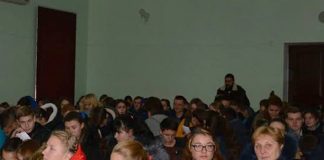 Поліцейські розповіли учням про насильство