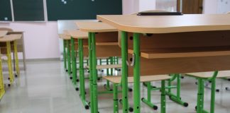 В Олександрії для гімназії ім. Шевченка з другої спроби не вдалося придбати меблі