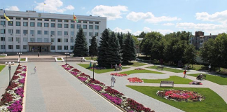 Олександрійські машинобудівники отримали квіти і подяки від міської влади