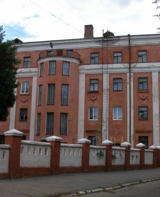 Сучасні кабінети фізики і шкільний автобус для олександрійських школярів